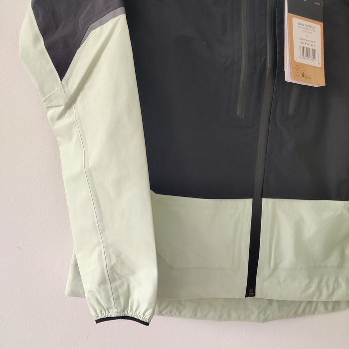 Geaca munte The North Face XS noua