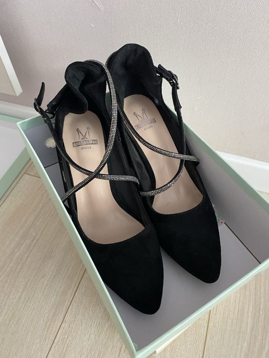 Продается туфли высокие