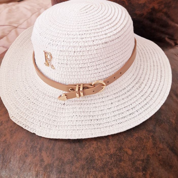 Ново! Дамска лятна шапка