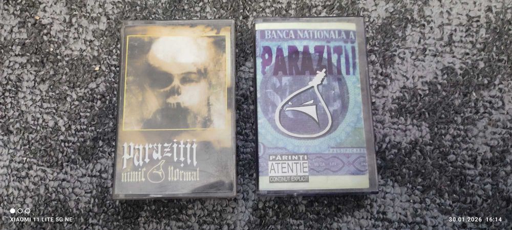 Casete trupa Paraziții