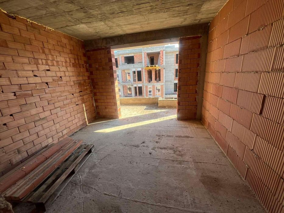 Продава се Тристаен апартамент в Пловдив, Остромила - 105 кв.м за 704 €/кв.м - Снимка #3