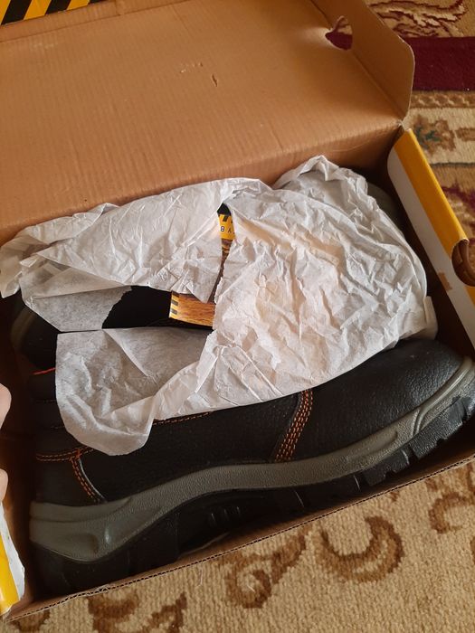 Абсолютно новые сапоги