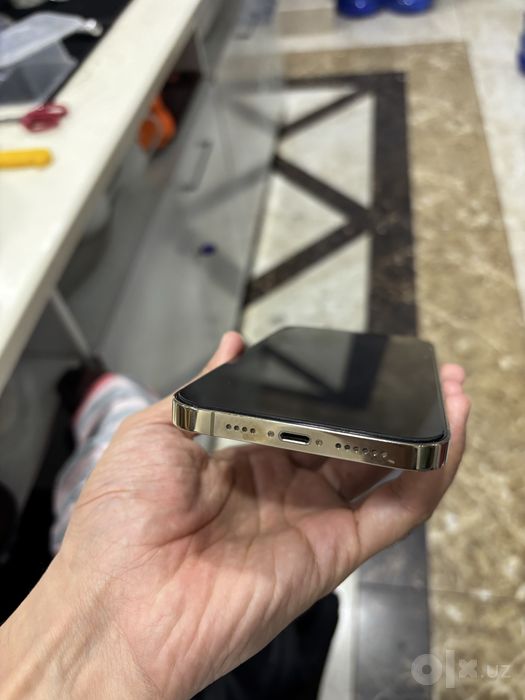 Iphone 12pro max 256gb 73% korobka yoq passport beriladi