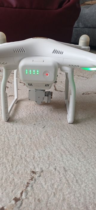 Продам DJI Phantom 3 SE в хорошем состоянии.