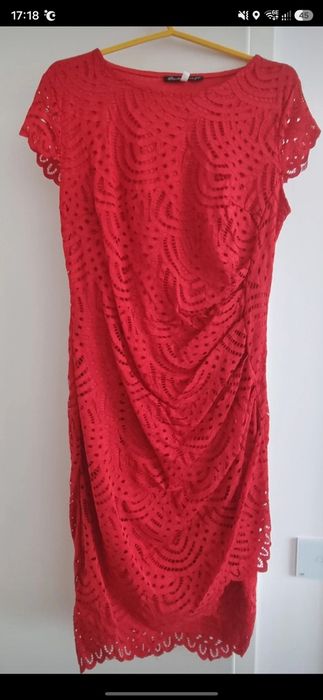 Rochie elegantă rosie dreaptă, M