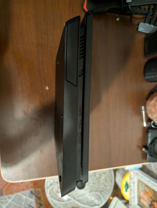 PlayStation 4 Slim 1TB