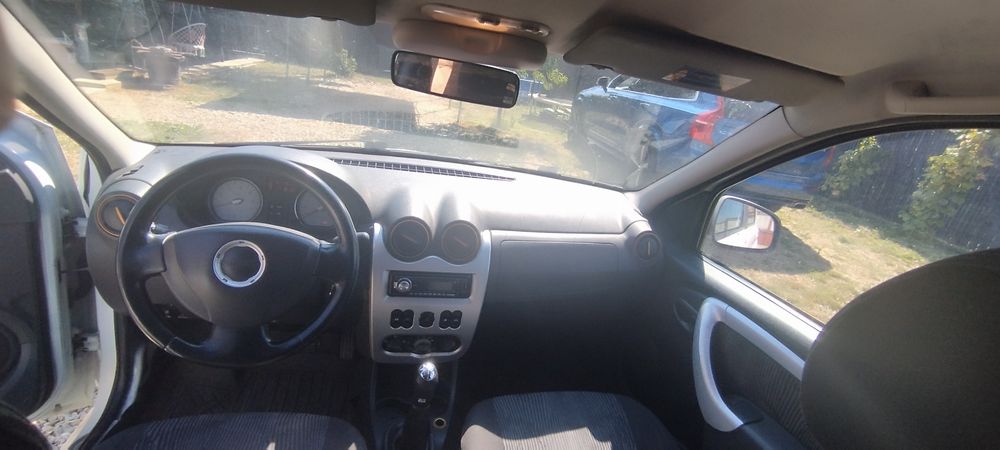 Dacia Logan 1.2 benzina an 2011