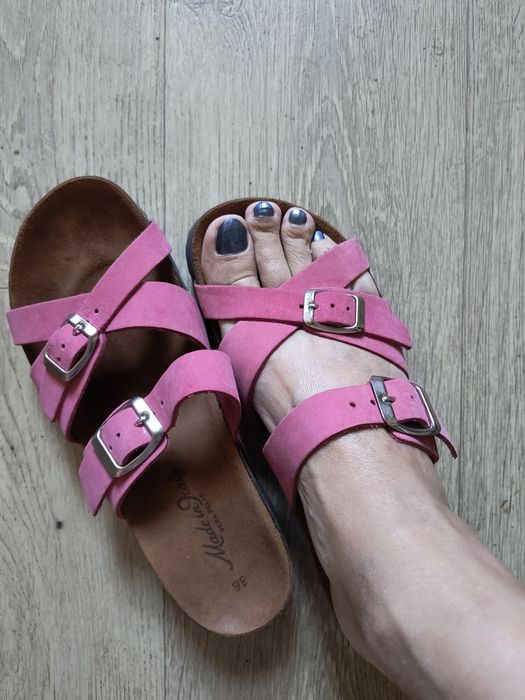 Slapi noi,piele naturala