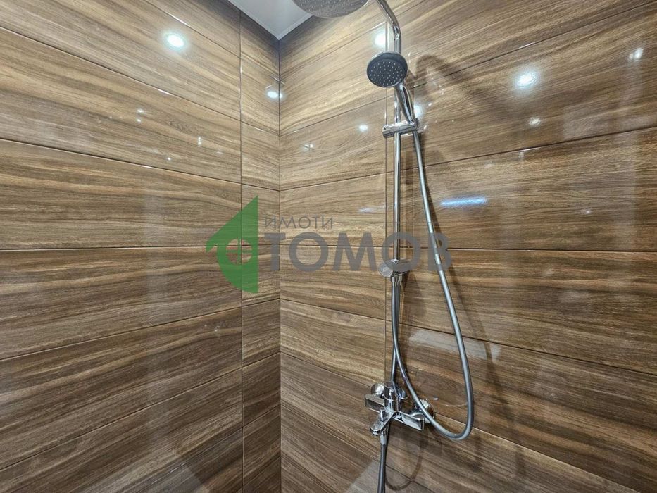 Луксозно обзаведен тристаен апартамент в Топ Център