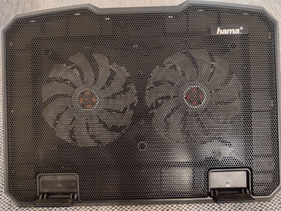 Поставка за охлаждане на лаптоп