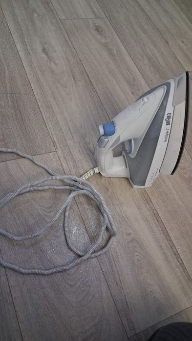 Продаю утюг Браун в рабочем состоянии