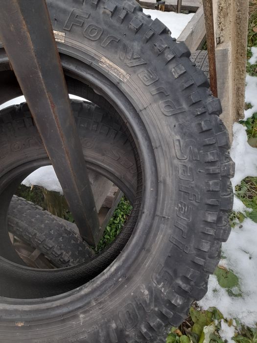 Продам грязевые шины на ниву