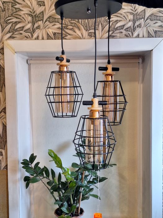 Продам новые люстры