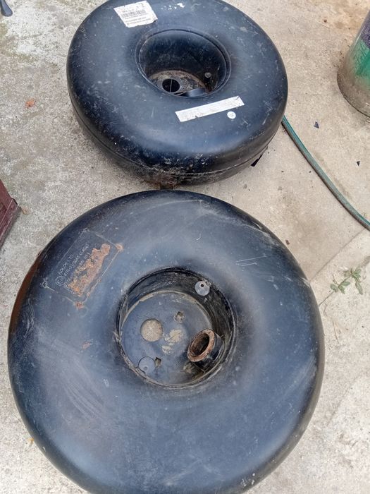 Două butelii ovale gpl,  auto