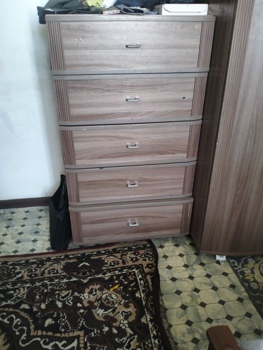 Продам мебель шифонер2..стол.кравать2 шт .