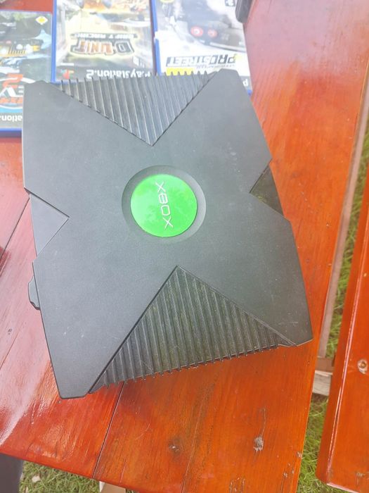 Vand Xbox clasic cu jocuri