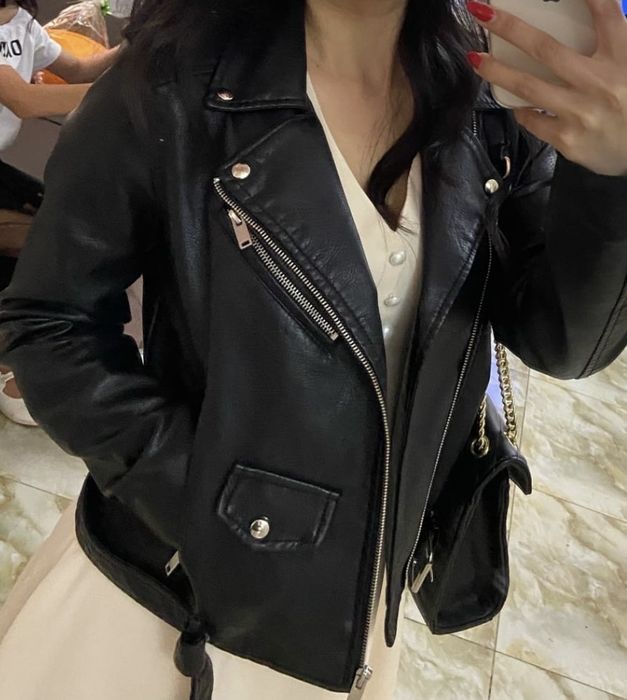 Кожаная куртка почти новая