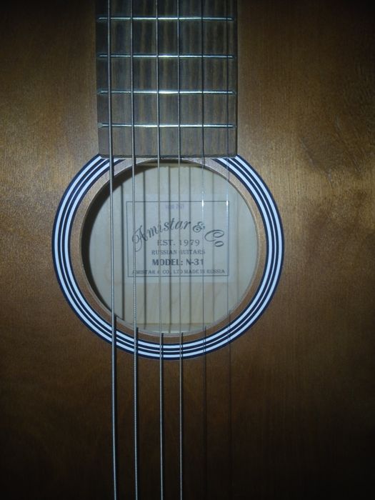 Продаю гитару 6 струнную