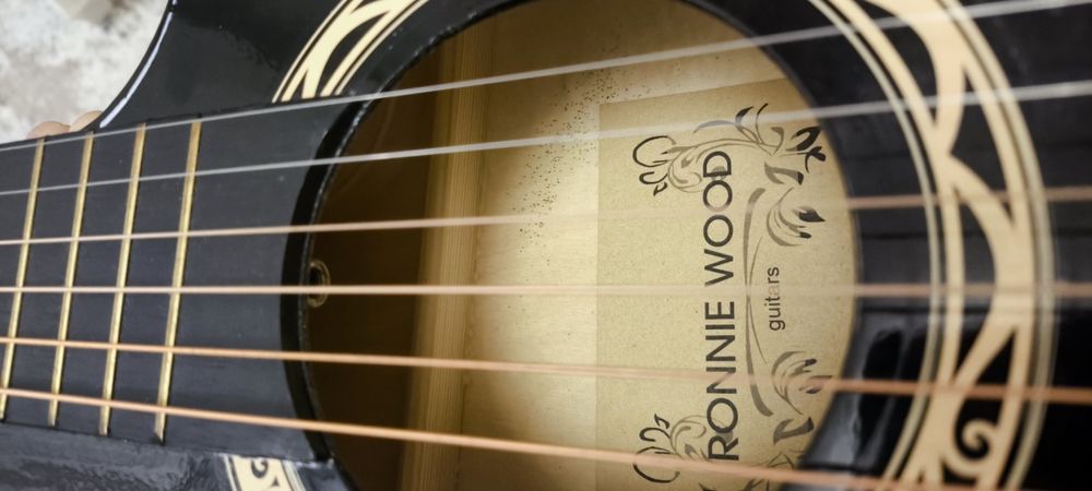 Гитара акустическая