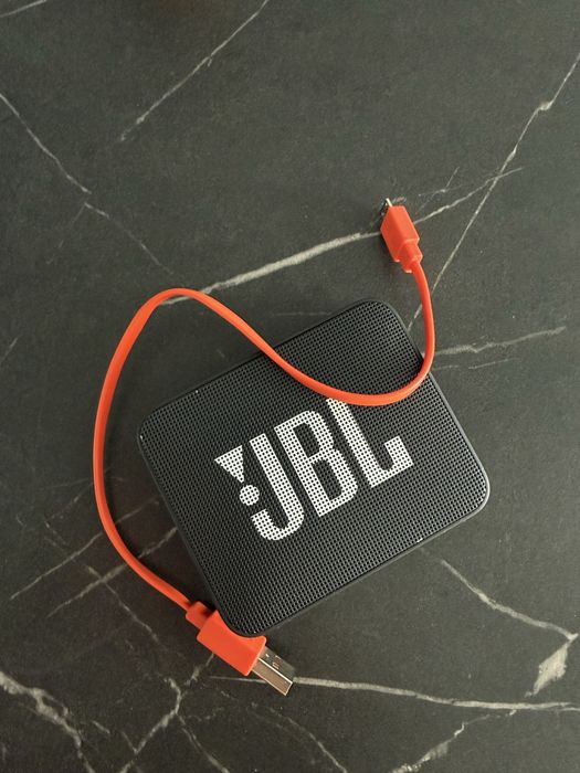 Колонка JBL Go продам