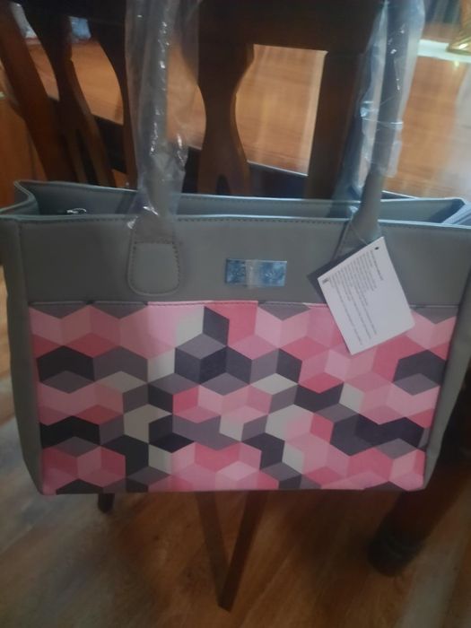 Срочно продам сумку новая