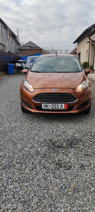 Vând Ford fiesta 1.3