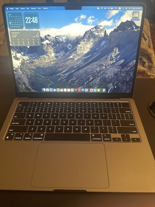 Mac book air m2 2022 8/256 gb