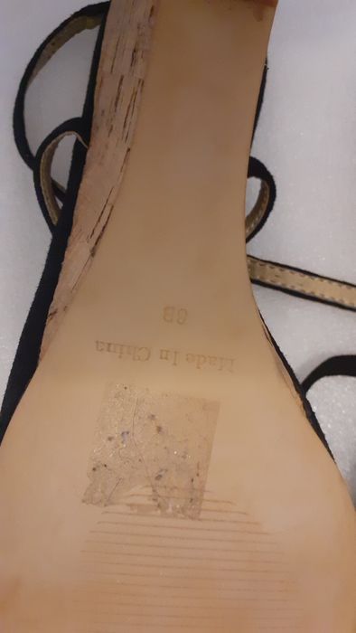 Качественные женские босоножки р.37