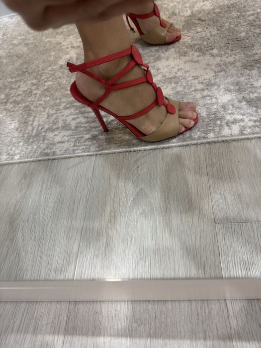 Туфли на каблуках