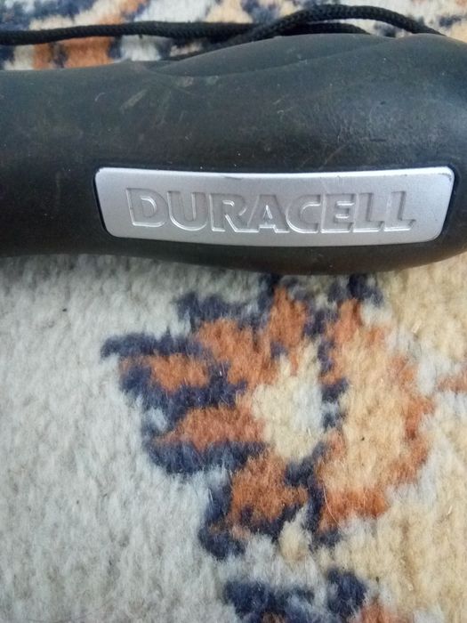 Фонарик Дюрасел прорезиновый