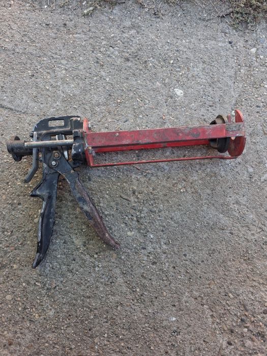 Pistol Fischer ancora