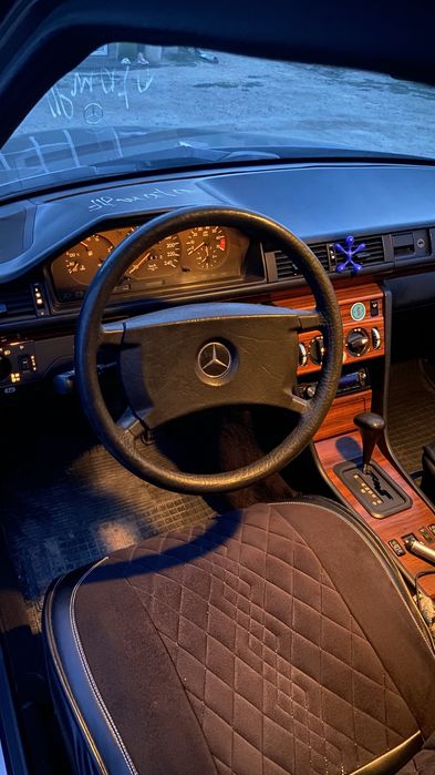 Mercedes W124 230 E