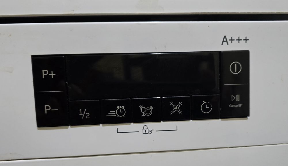 Продавам **Beko DFN28430W*л* чисто нова *съдомиялна**, не е включвана