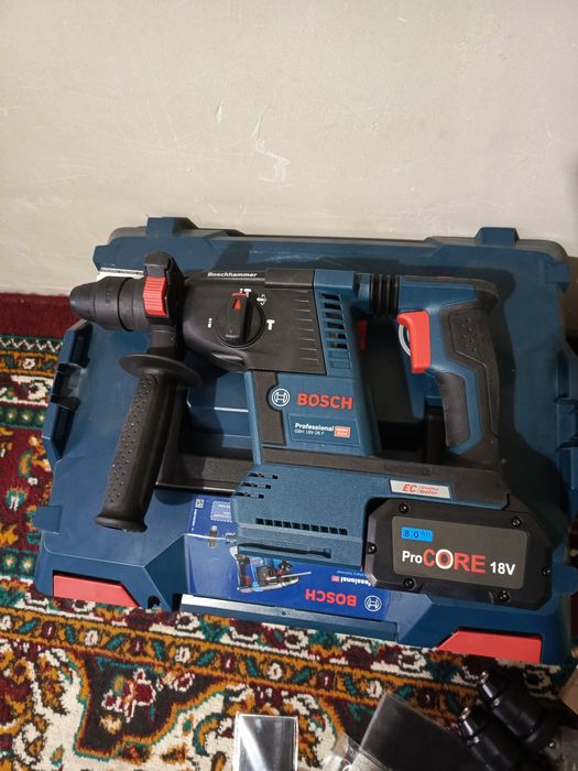 Перфоратор Bosch GBH 18v-26f с семный потрогом оригинал Германия .