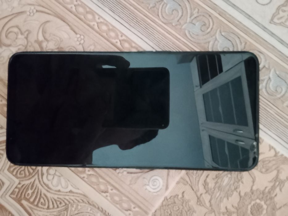 Продам телефон ***