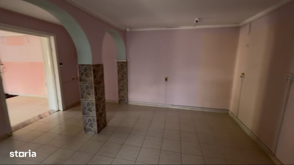 Spațiu comercial de închiriat , 75 mp , Sanpetru
