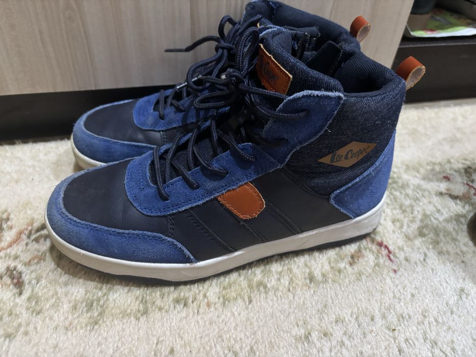 Боти и маратонки Adidas Lee cooper и други