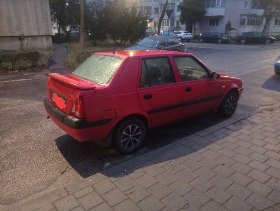 Vând Dacia solenza