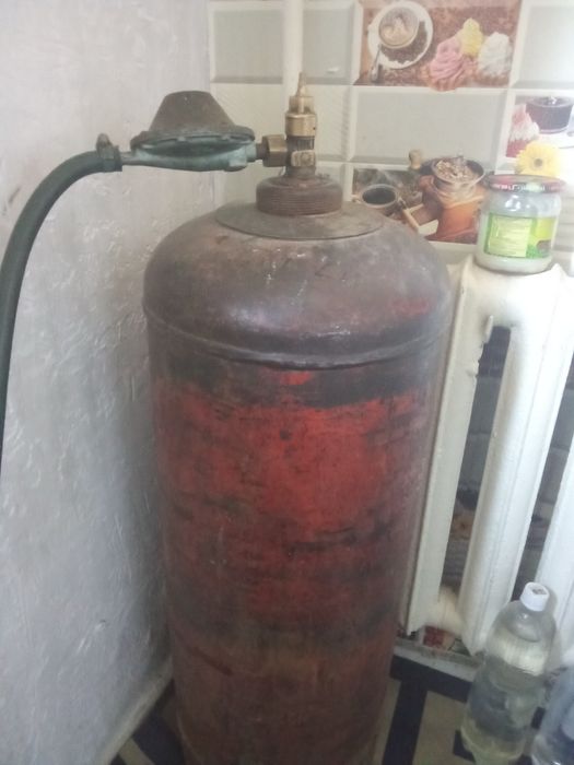 Продам газ балон