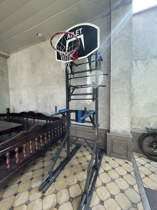 Ko’p funksiyali trenajor sotiladi