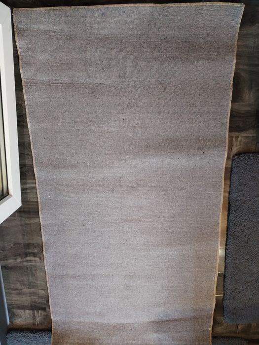 Covor cu dinozauri pentru camera copilului