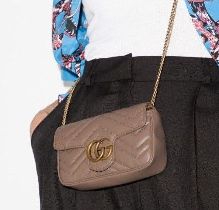 Geanta nude,model Marmont,logo metalic auriu mat, saculet, etichetă