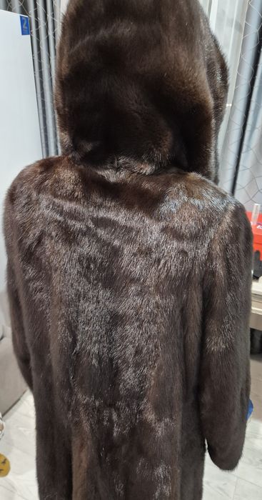 Продам норковую шубу