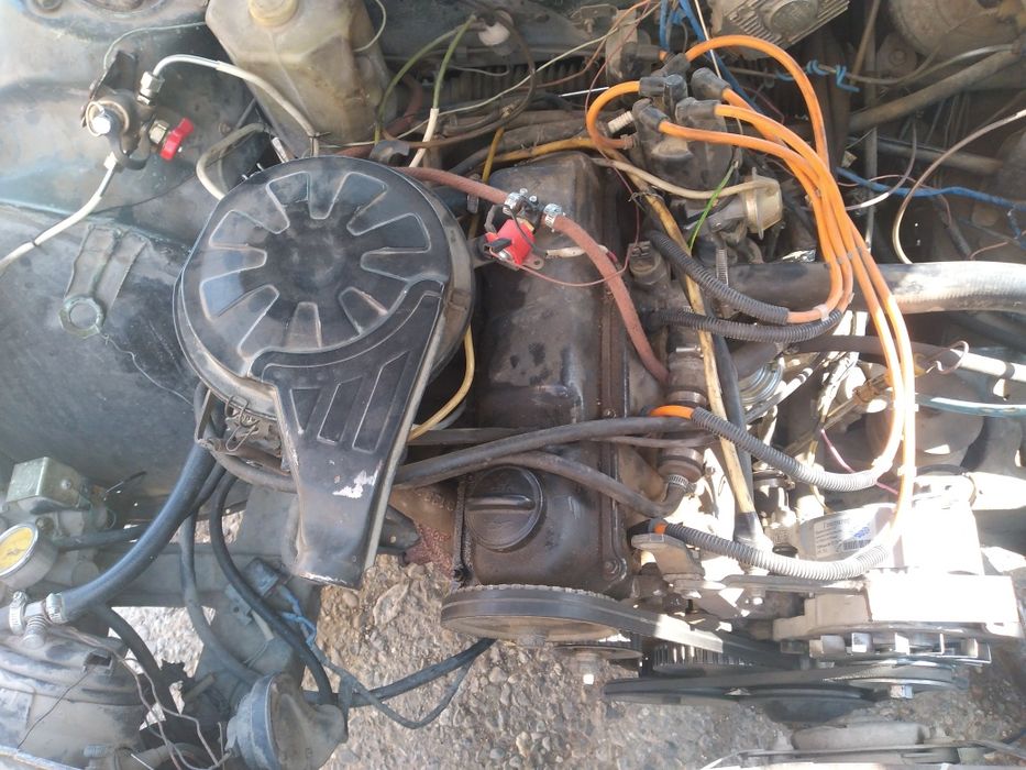 Ауди 100 в хорошем состоянии