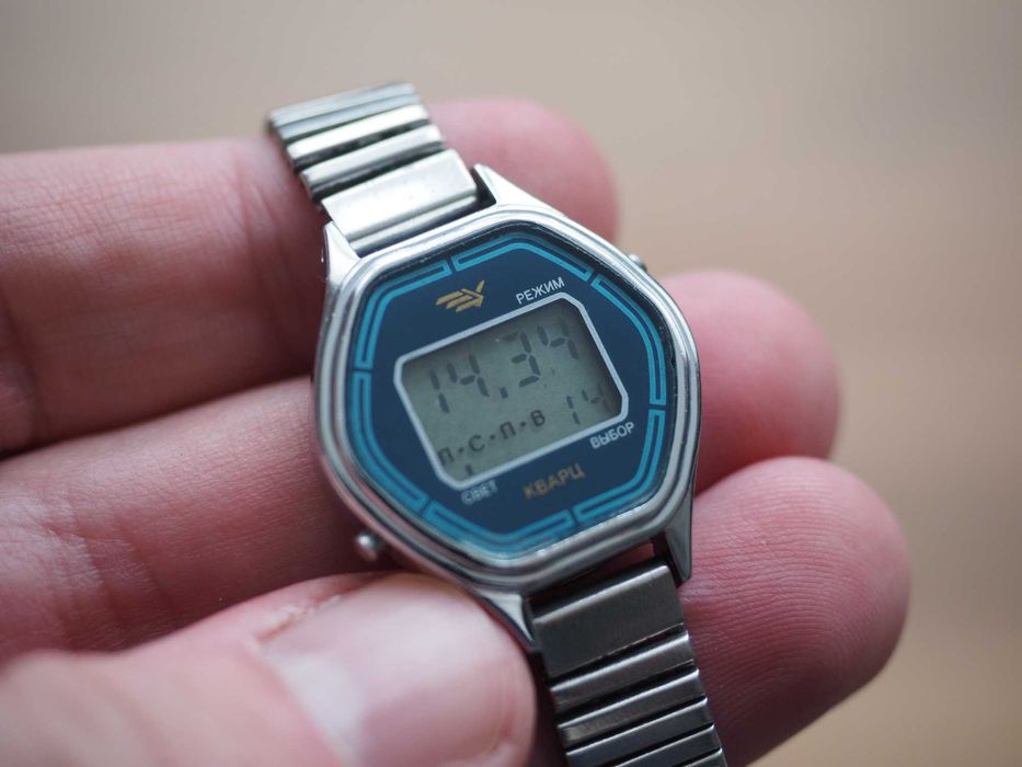 Ceas sovietic de damă Elektronika Quartz, cu brățară originală, URSS