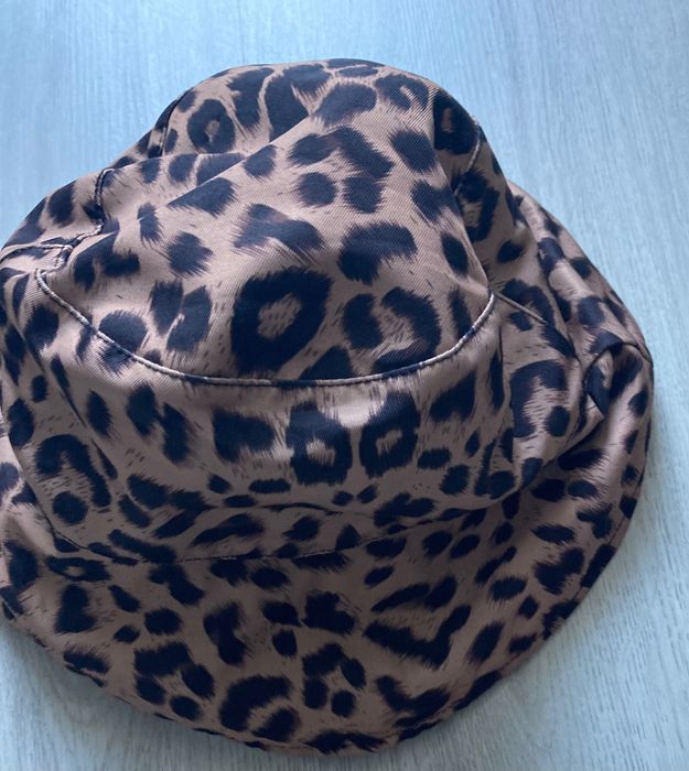 Дамски шапки 4броя