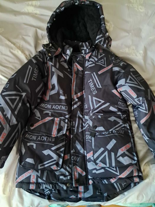 Топло зимно яке подходящо за 10 год.момче