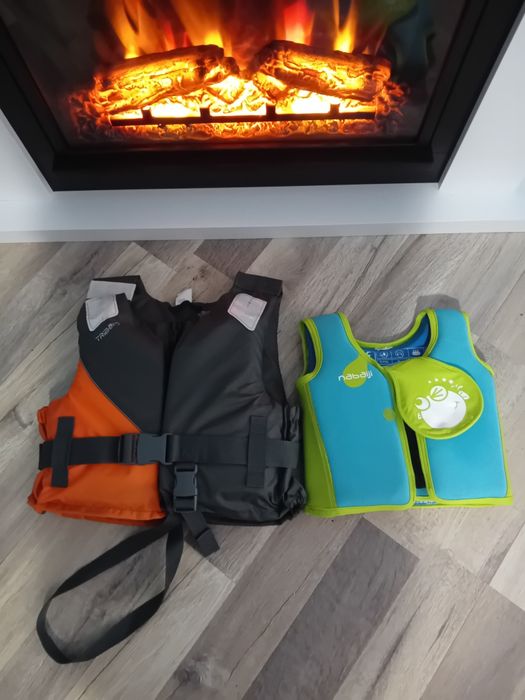 Vând vesta salvare copii - noi cu eticheta, marca Decathlon