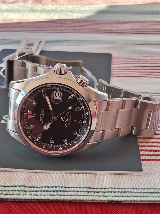 Seiko Prospex Alpinist SPB117J1 "Shark Tooth"