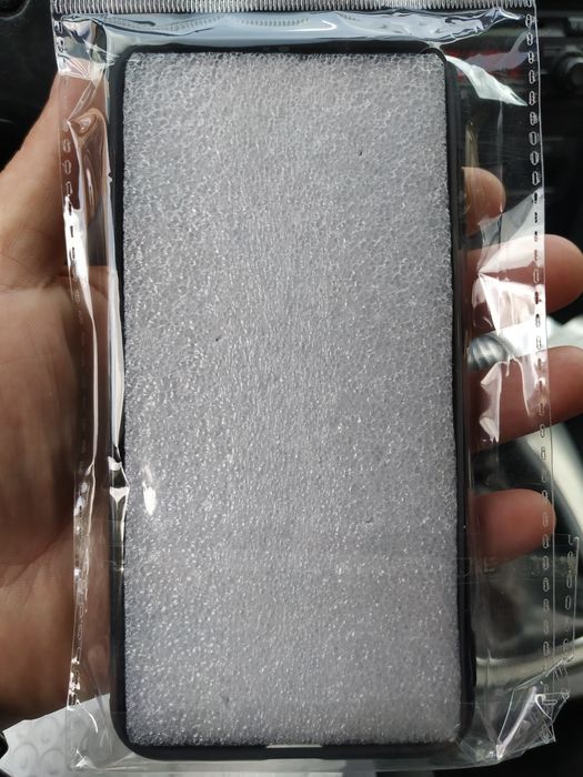 Кейс за Хiaomi Mi 6 чисто нов!